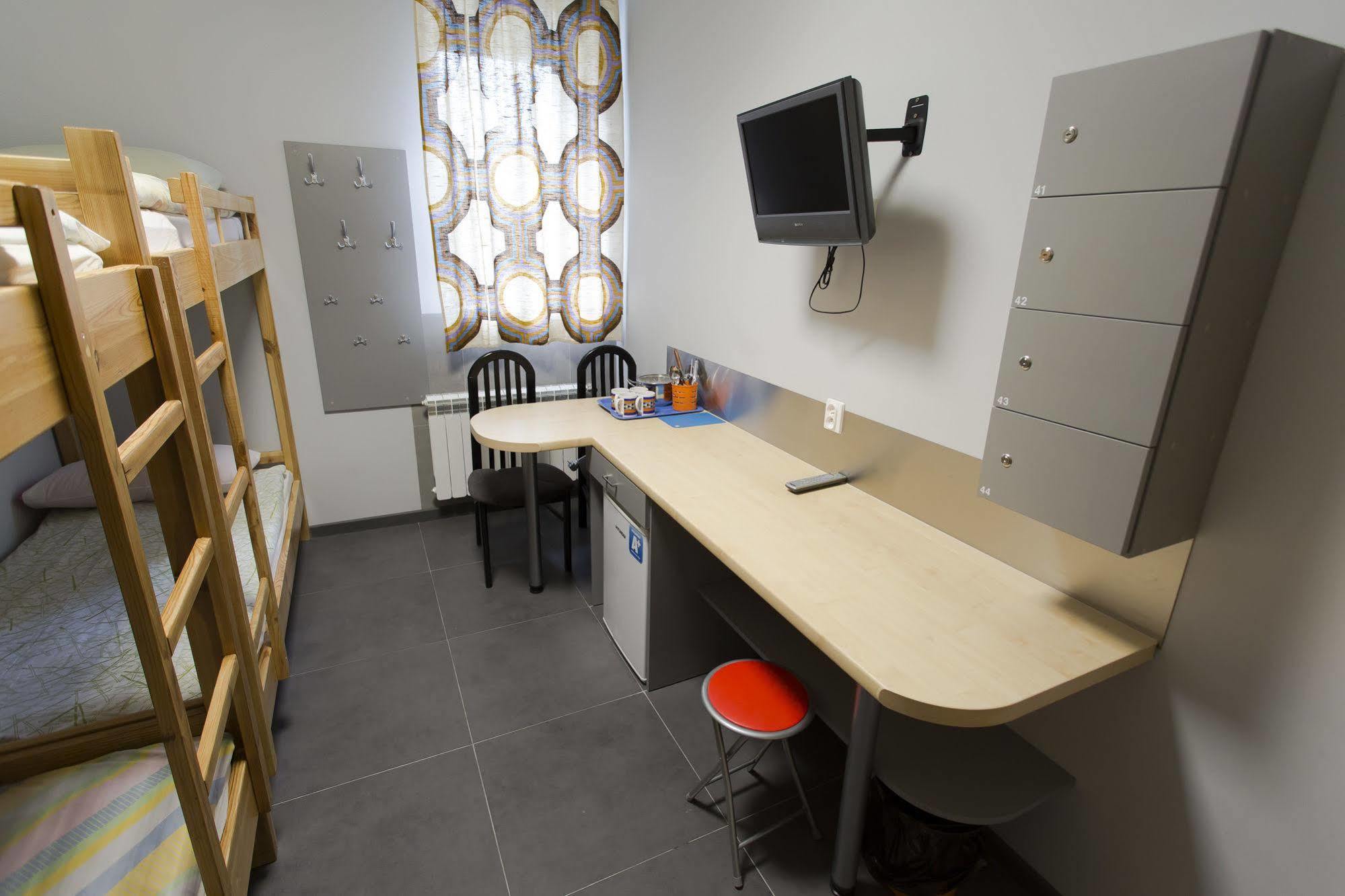 Hostel Siennicka Warsaw Exterior photo