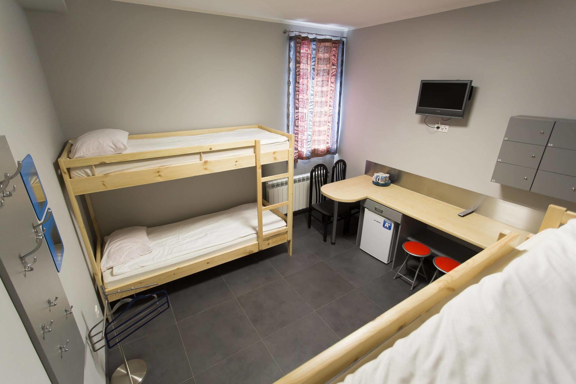 Hostel Siennicka Warsaw Exterior photo